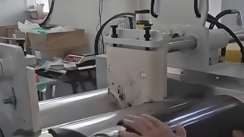 Открытый смеситель для резины и пластика