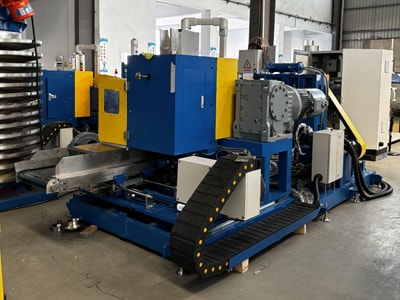 Предформователь с шестеренным насосом