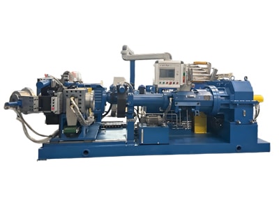 Стрейнер-экструдер холодного типа с шестерённым насосом