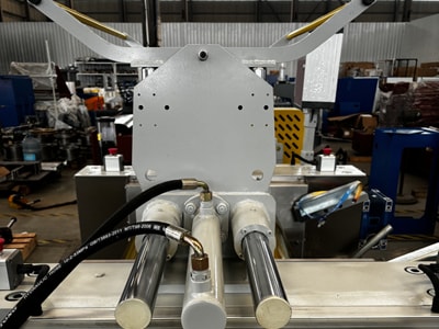 Открытый смеситель для резины и пластика