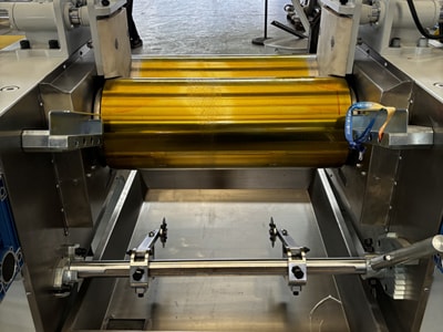 Открытый смеситель для резины и пластика